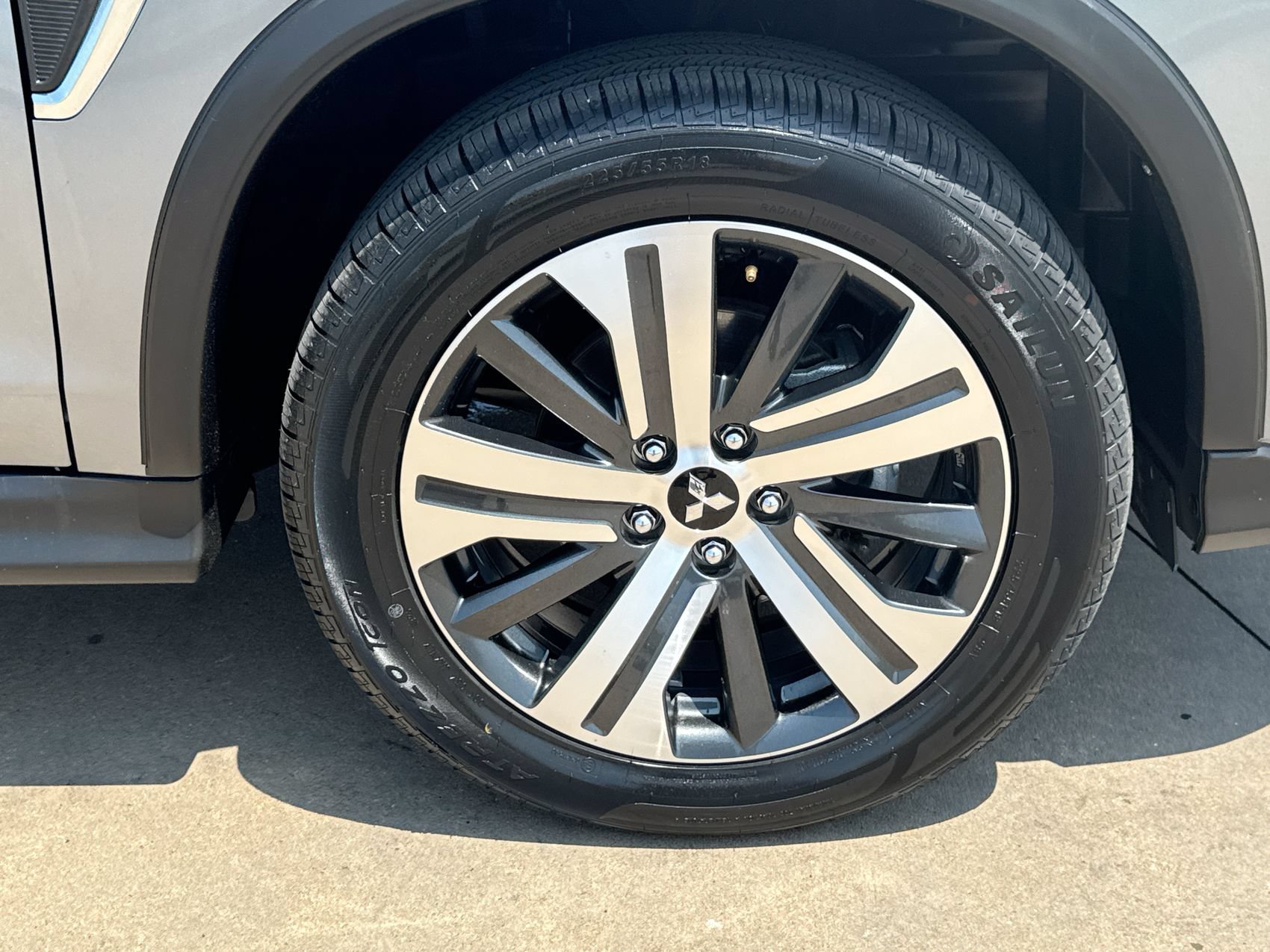 Used 2025 Gray Mitsubishi S image 10