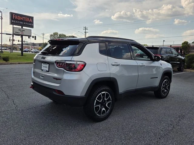 Used 2024 Silver Jeep Trailhawk image 9