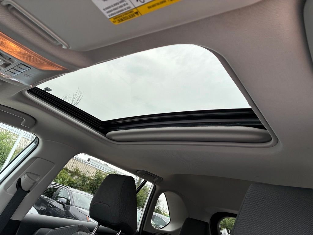 Used 2020 White Toyota XLE image 13