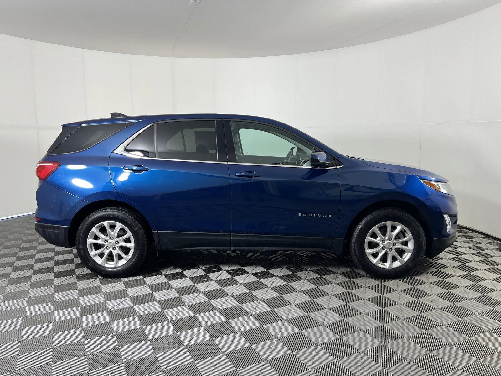 Used 2020 Pacific Blue Metallic Chevrolet LT image 2