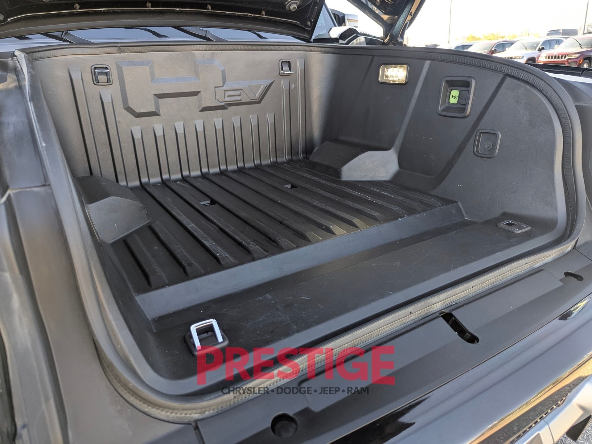 Used 2024 Black GMC 2X image 7
