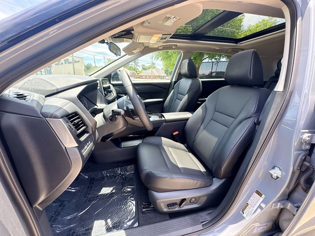 Used 2026 Gray Nissan Dark Armor image 19