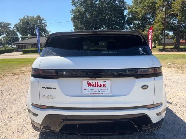 Used 2022 White Land Rover R-Dynamic SE image 12