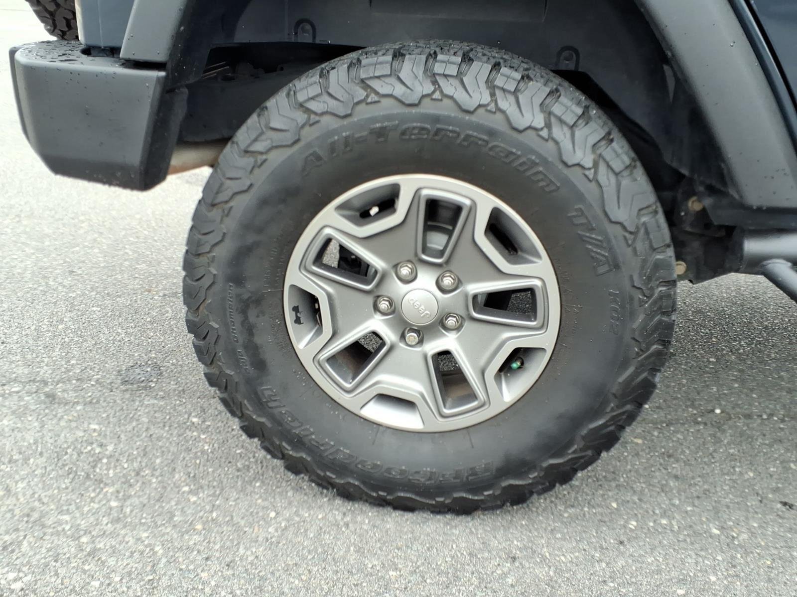 Used 2017 Granite Crystal Metallic Clearcoat Jeep Rubicon image 11