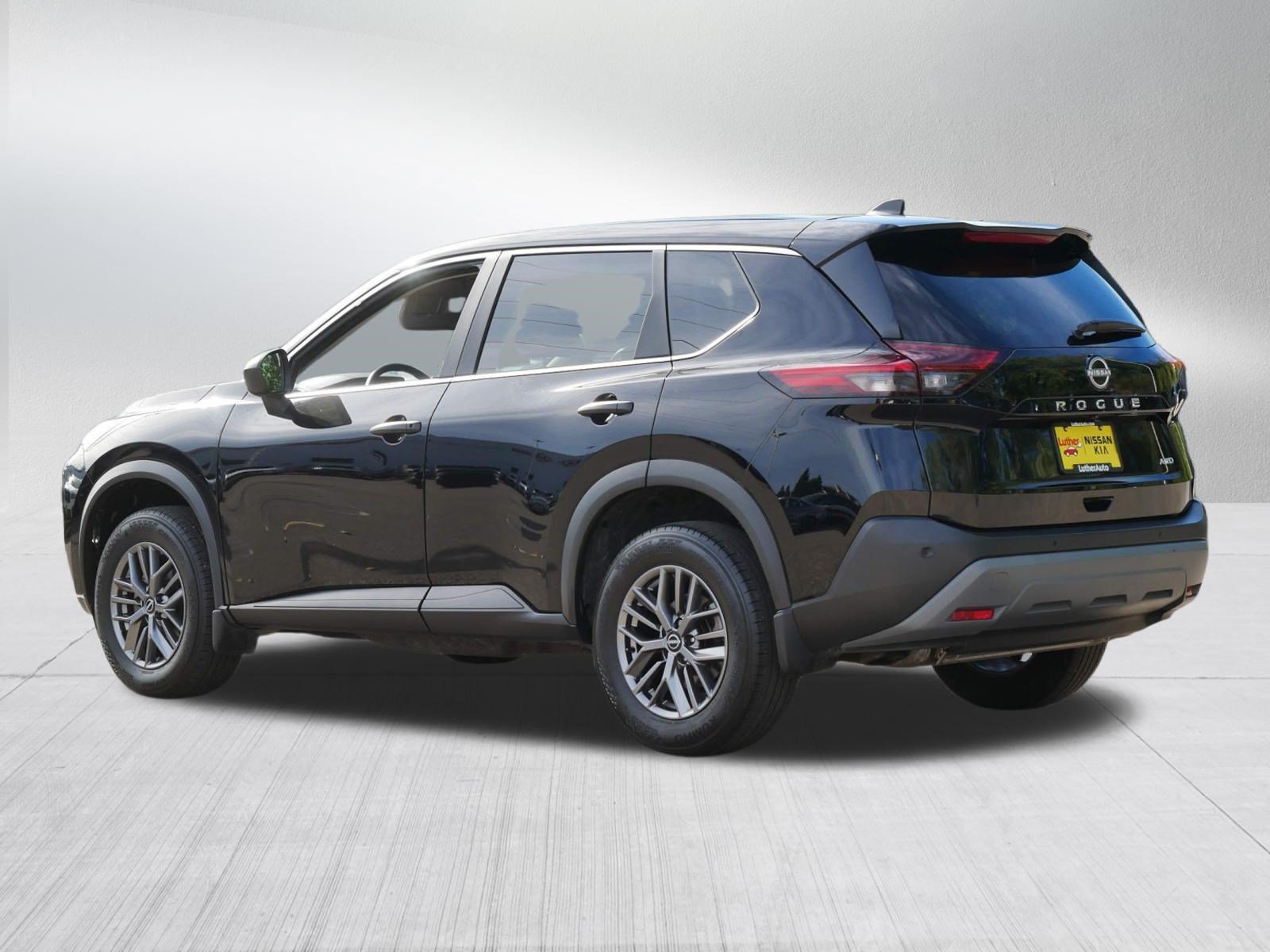 Certified Used 2023 Super Black Nissan S image 5