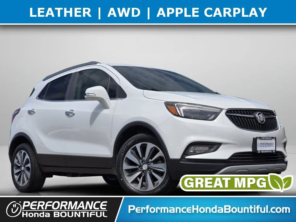 Used 2018 Summit White Buick Essence image 1