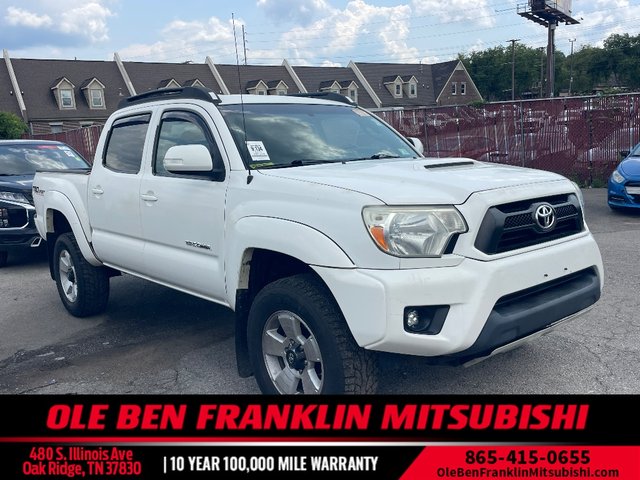 Pre-Owned 2015 Toyota Tacoma Base V6 (A5) 4WD Double Cab