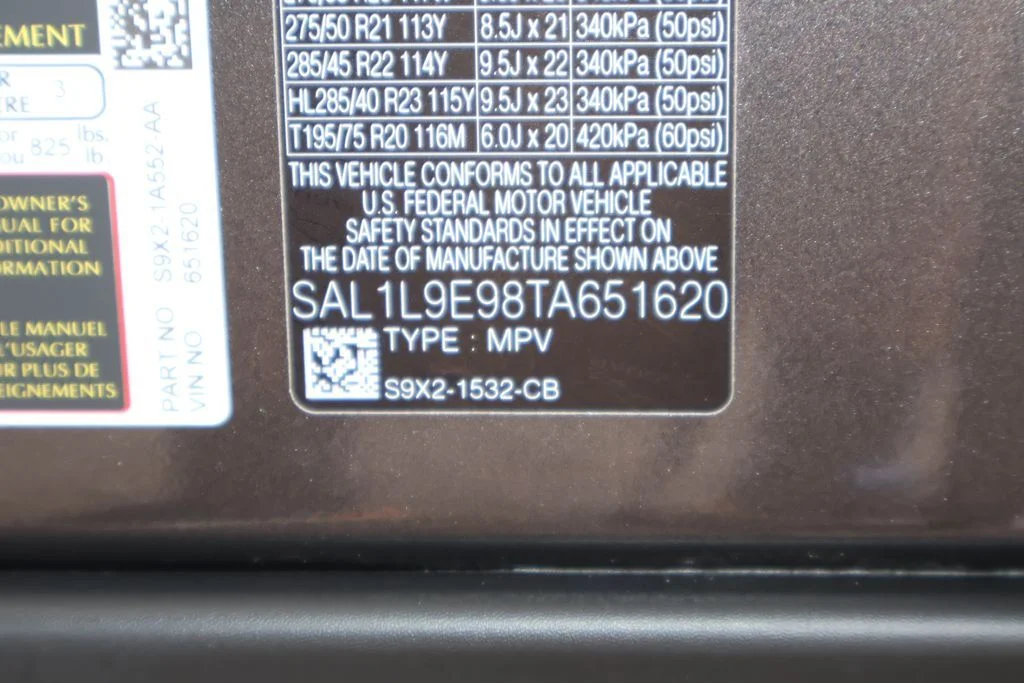 New 2026 Charente Grey Land Rover Dynamic SE image 27