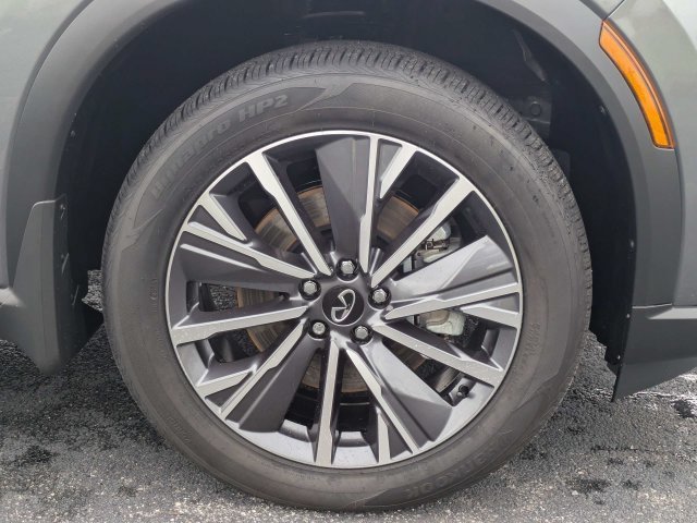 New 2027 GRAPHITE SHADOW INFINITI Luxe FWD image 11