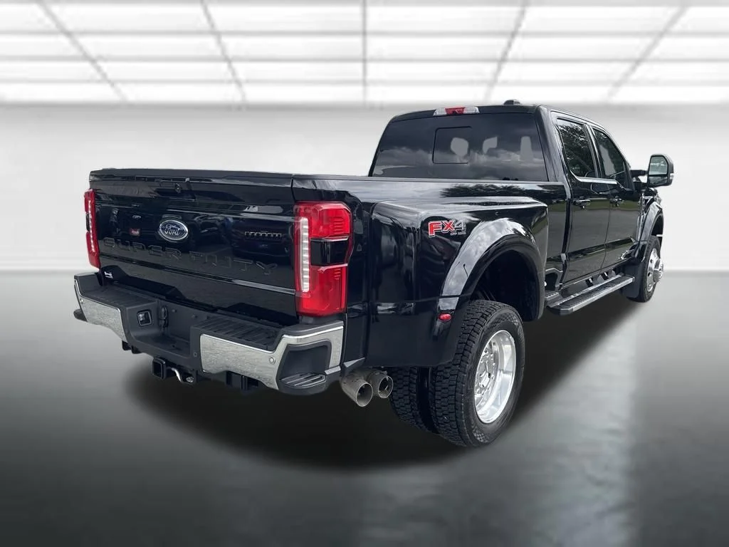 Used 2026 Agate Black Metallic Ford XLT image 4