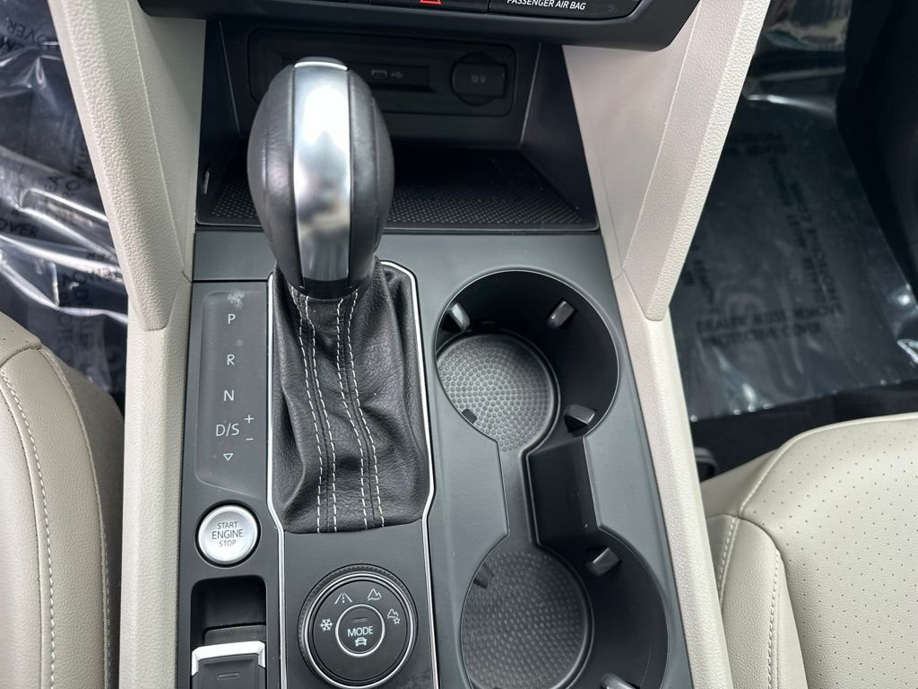 2021 Volkswagen Atlas SE w/Tech R-Line - Photo 17