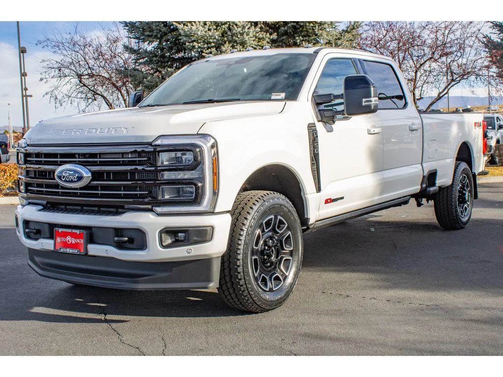 New 2026 Star White Metallic Tri-Coat Ford F-350® Platinum® image 4