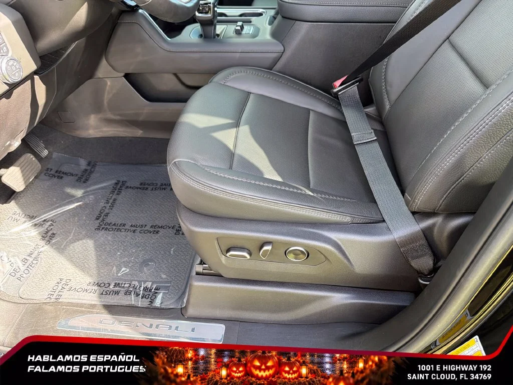 Used 2025 Onyx Black GMC Denali image 16