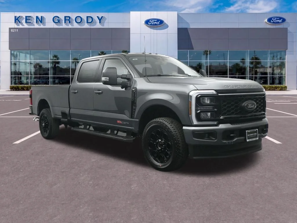 New 2026 Carbonized Gray Metallic Ford XLT image 1