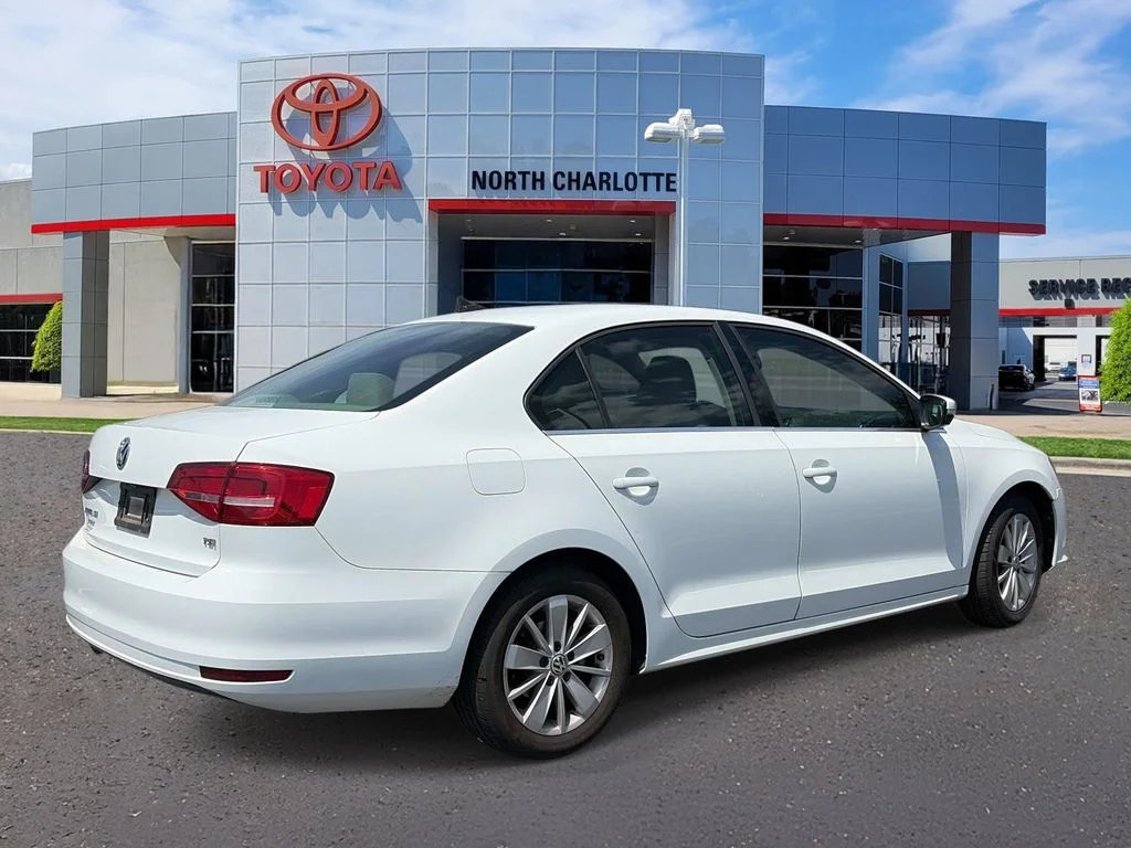 Used 2015 White Volkswagen 1.8T SE image 6