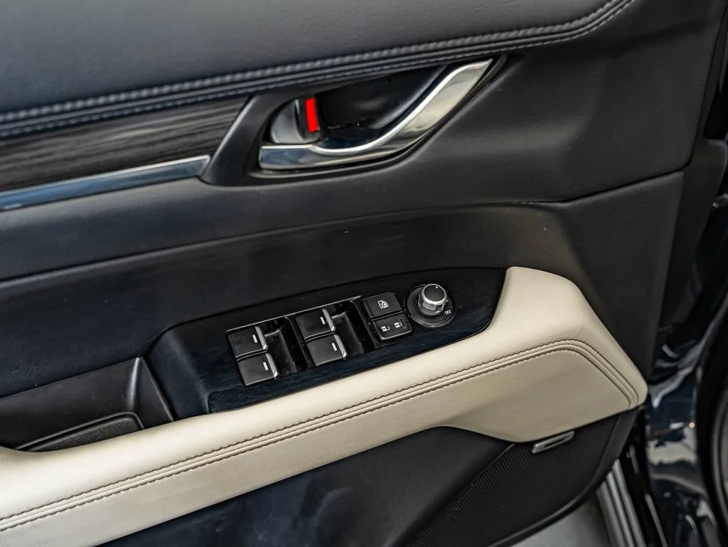 Used 2018 Jet Black Mica Mazda Grand Touring image 18