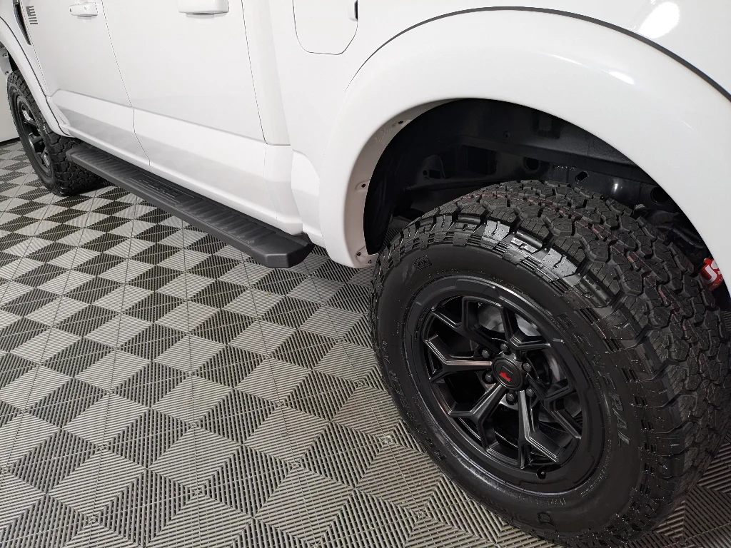 New 2026 OXFORD WHITE Ford XLT image 6