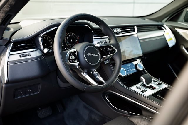 2026 Jaguar F-Pace R-Dynamic S - Photo 19