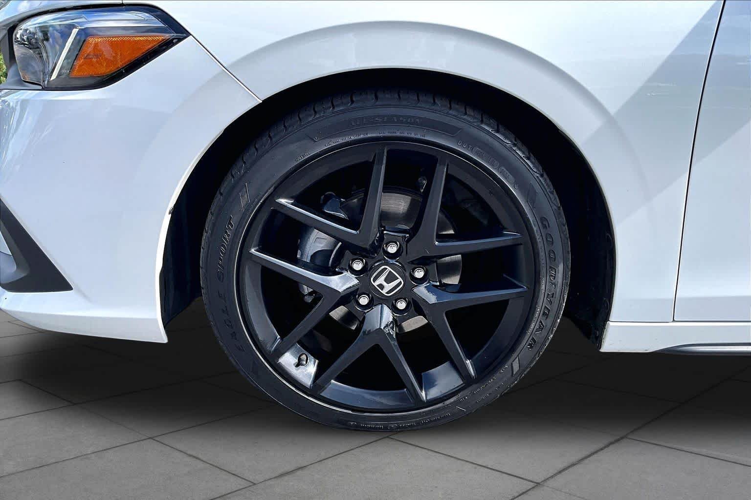 Used 2022 Platinum White Pearl Honda Sport image 11