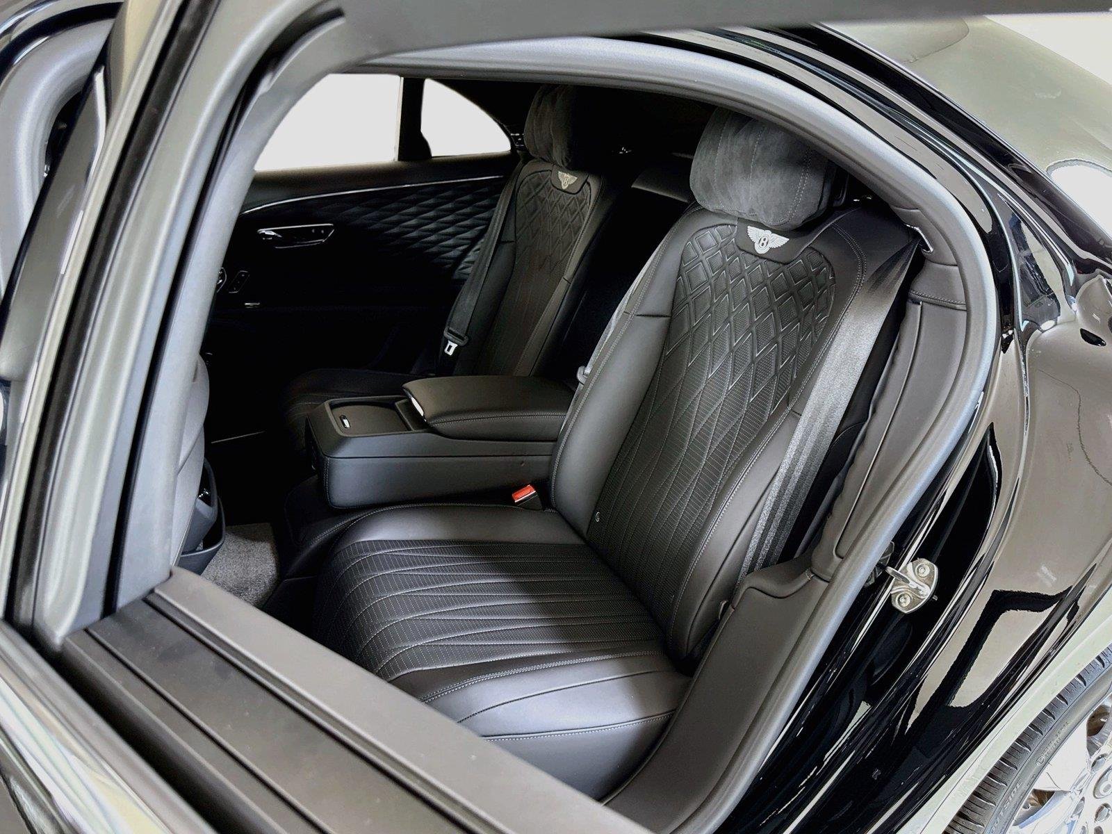 Used 2022 Beluga Bentley V8 | Mulliner Interior | Chrome 23