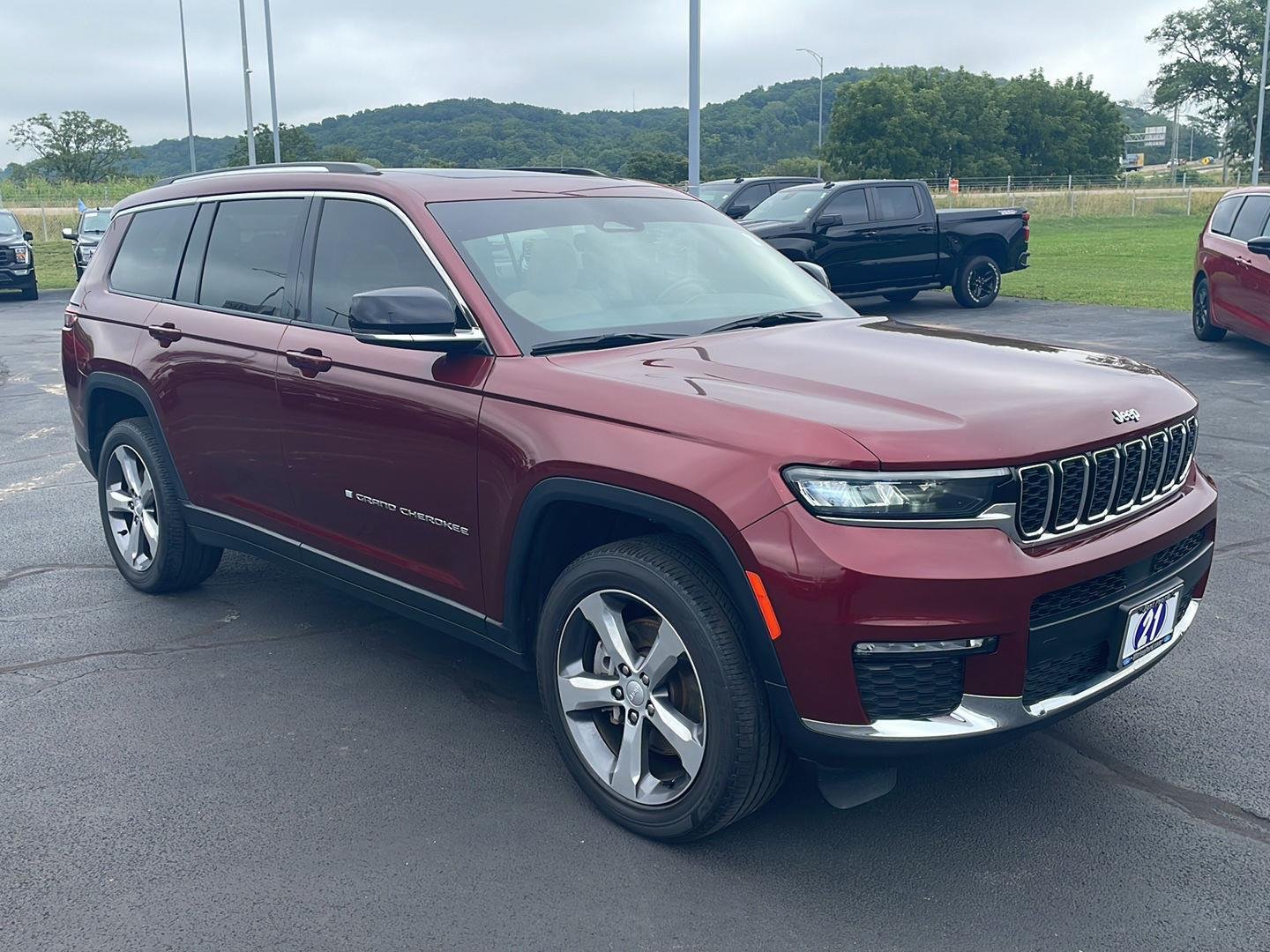 Used 2021 Velvet Red Pearlcoat Jeep Limited image 7