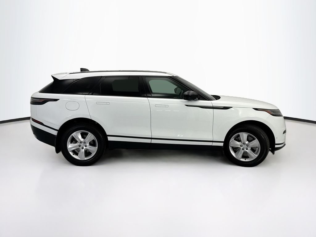 Certified Used 2026 Fuji White Land Rover S image 4