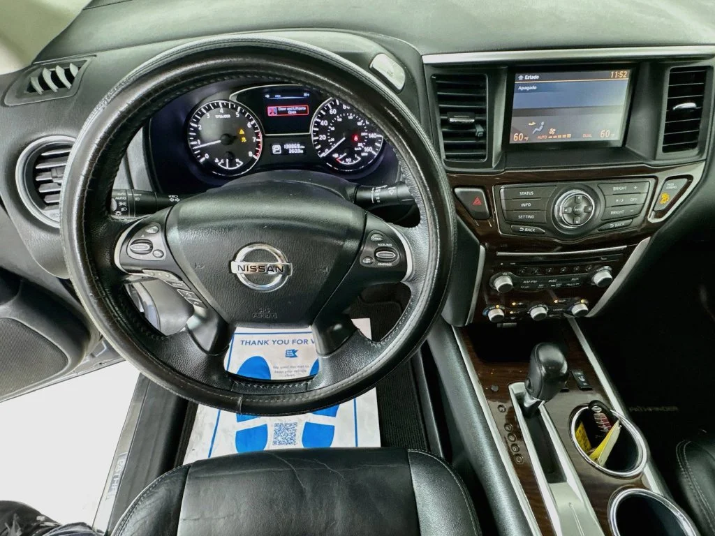 Used 2013 Dark Slate Nissan SL image 13
