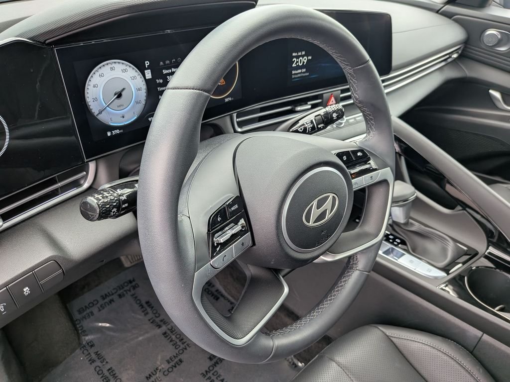 2026 Hyundai Elantra Limited - Photo 18