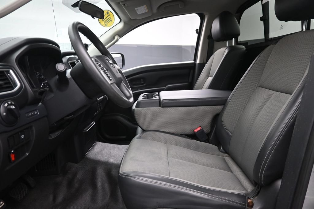 Used 2017 Silver Nissan S image 11
