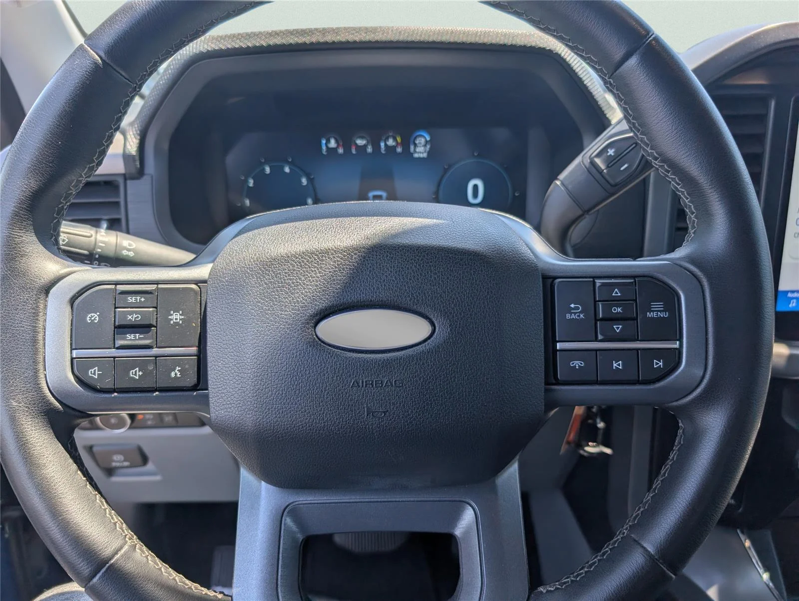 Used 2024 Oxford White Ford XLT image 25