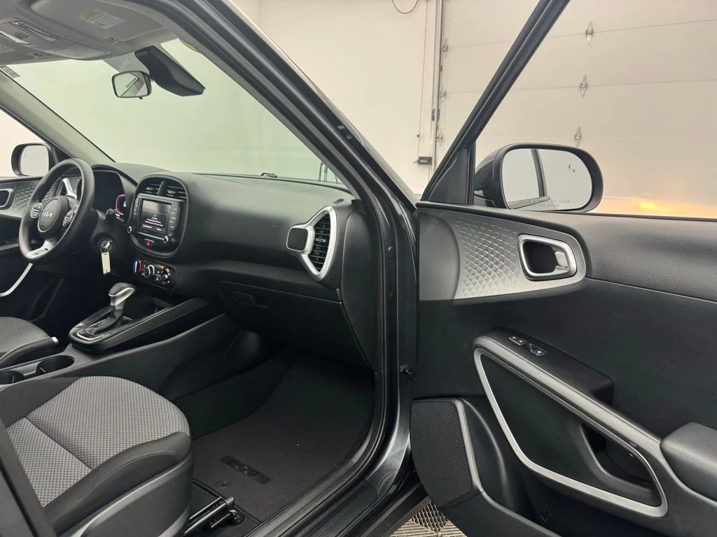 Used 2023 Gravity Gray Kia LX image 27