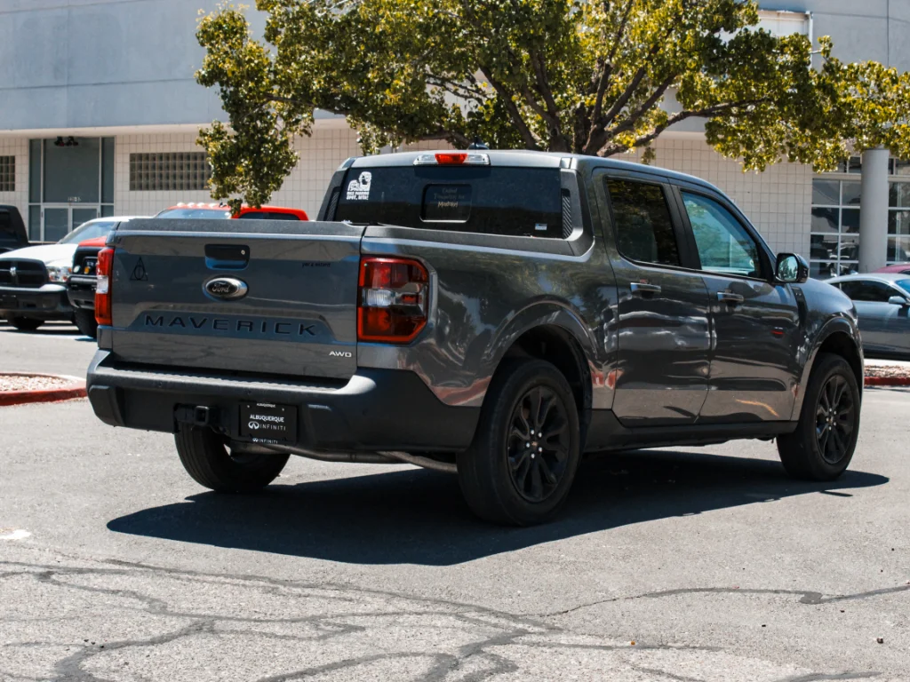 Used 2024 Gray Ford Lariat image 5