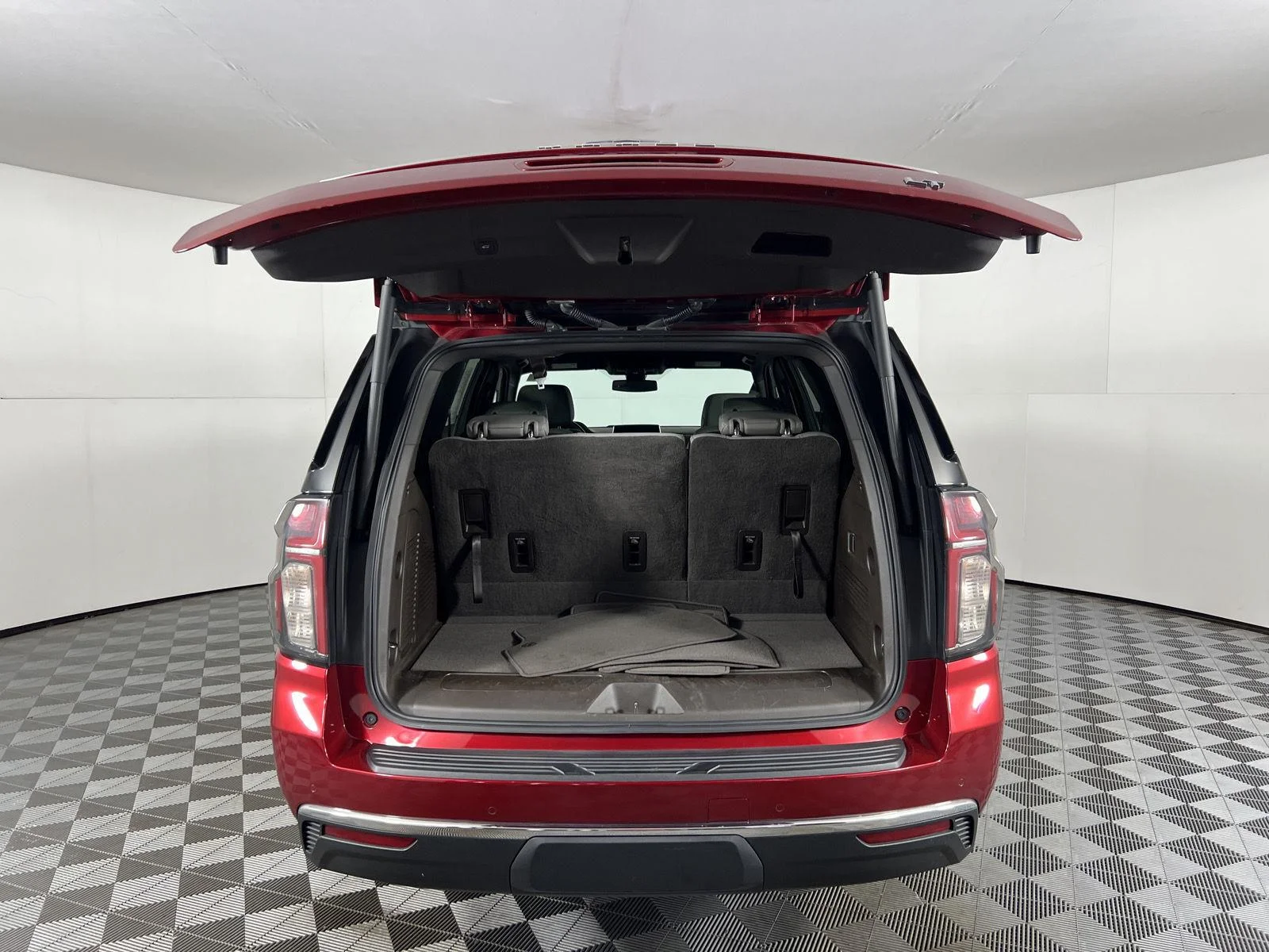 Used 2021 CHERRY RED TINTCOAT Chevrolet LT image 27
