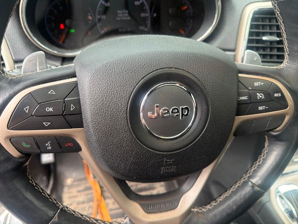 Used 2017 Silver Jeep Limited image 10