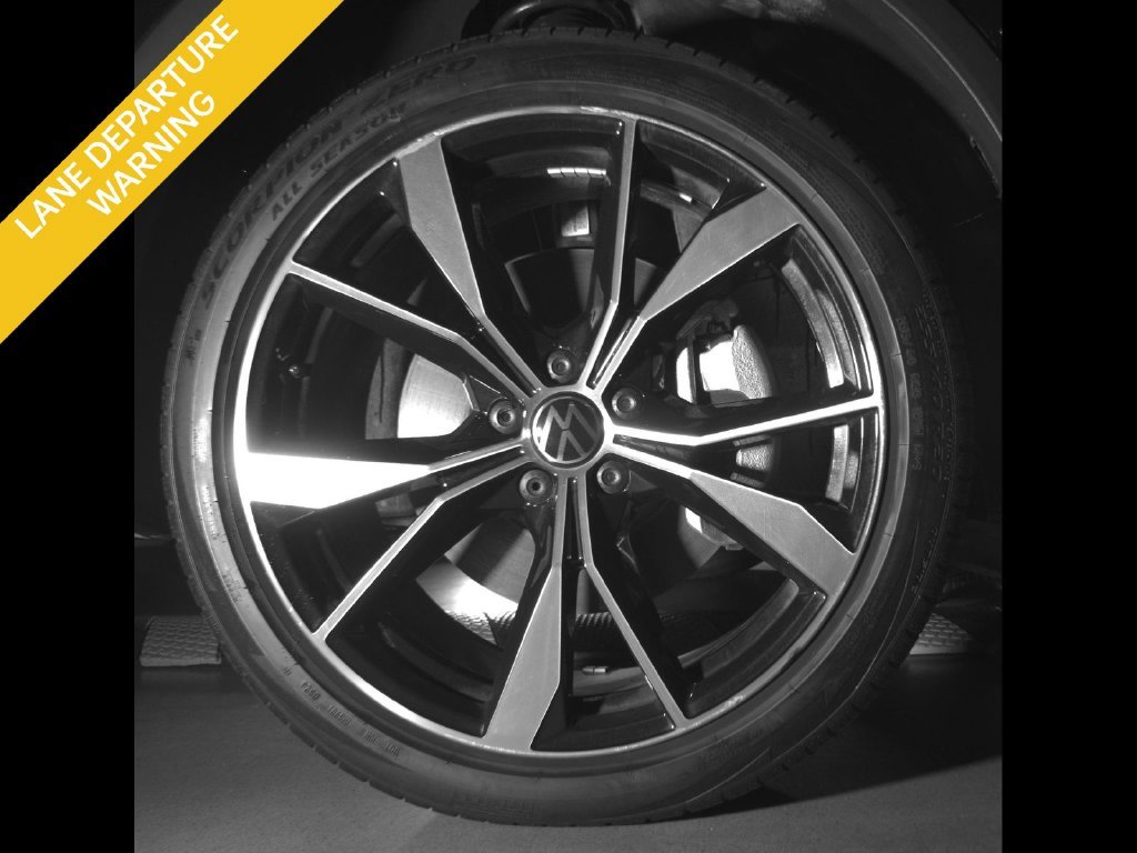 Used 2024 Black Volkswagen 2.0T SEL R-Line image 9