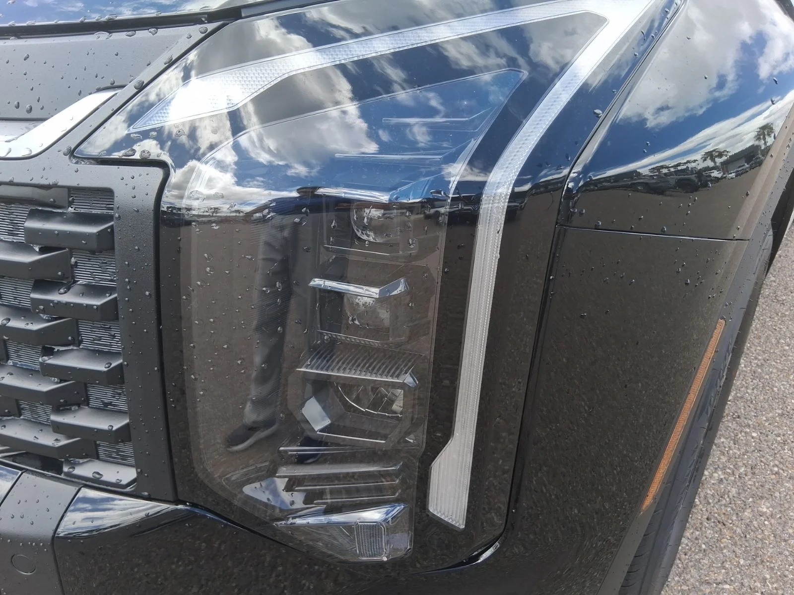 New 2026 Black Kia LX image 7