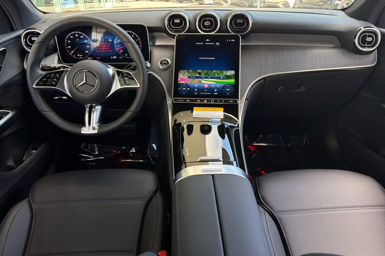 New 2026 MANUFAKTUR Alpine Grey Mercedes-Benz GLC 300 image 2