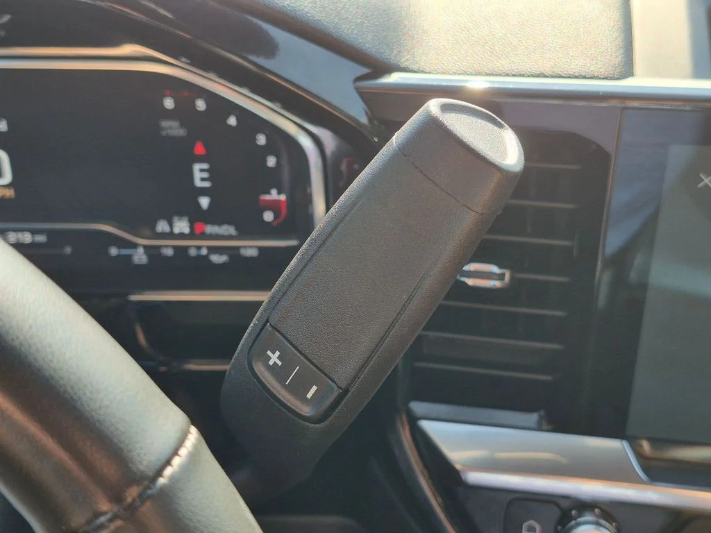 Used 2024 Downpour Metallic GMC Elevation image 12