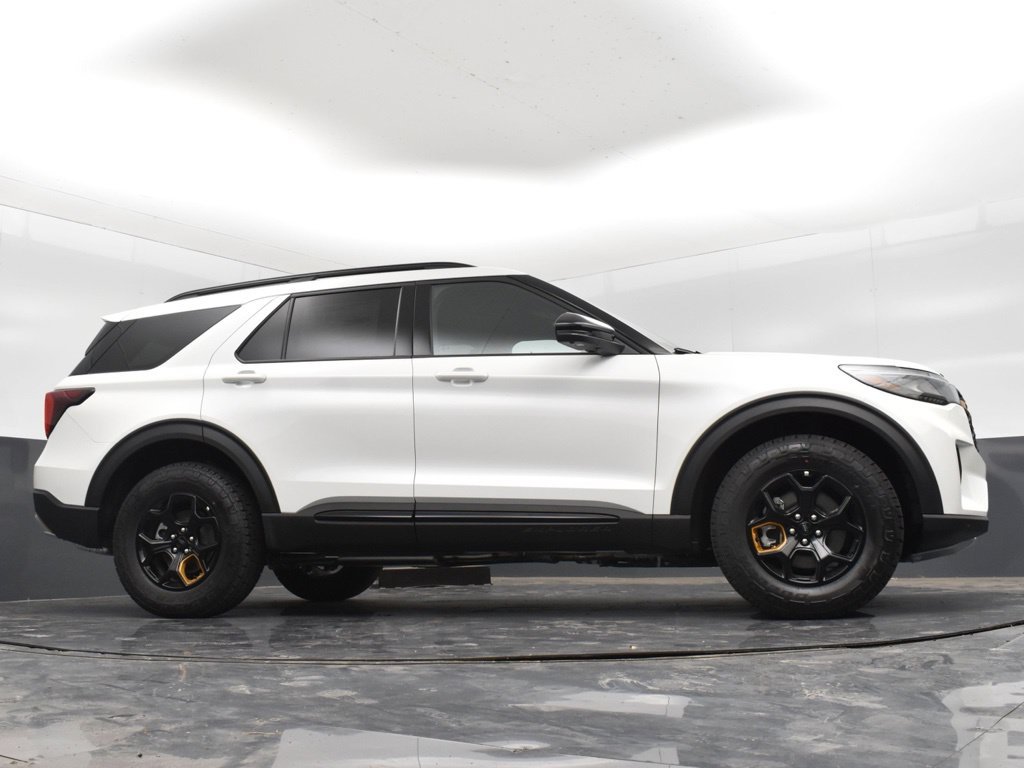 New 2026 Star White Metallic Tri-Coat Ford Tremor® image 23