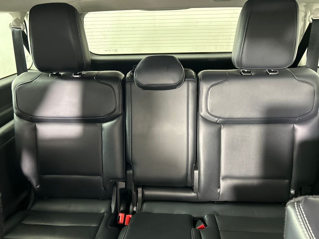 Used 2025 White Ford Platinum image 21