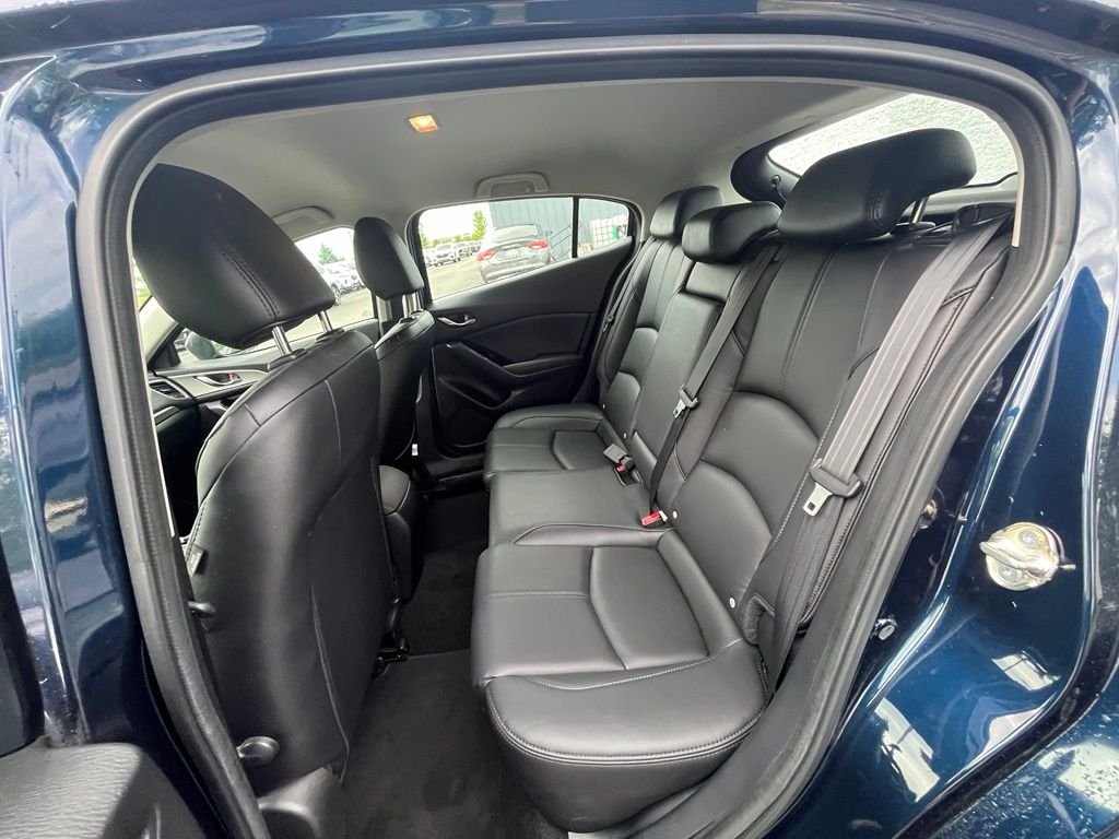 Used 2018 Blue Mazda Touring image 23