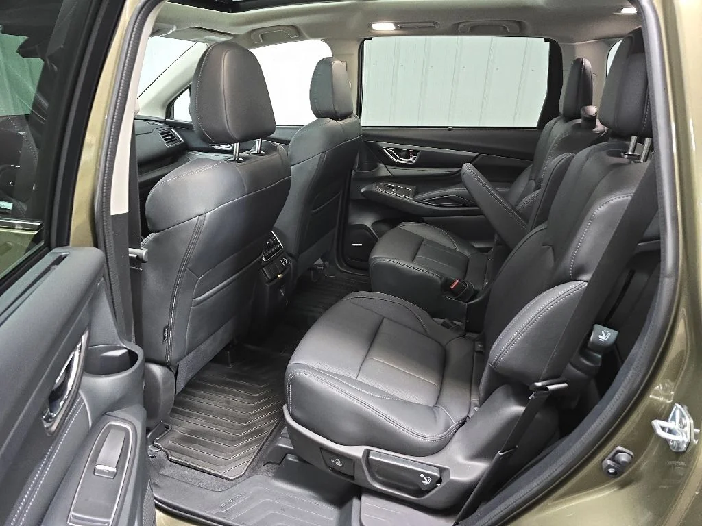 Used 2025 Green Metallic Subaru Limited image 31