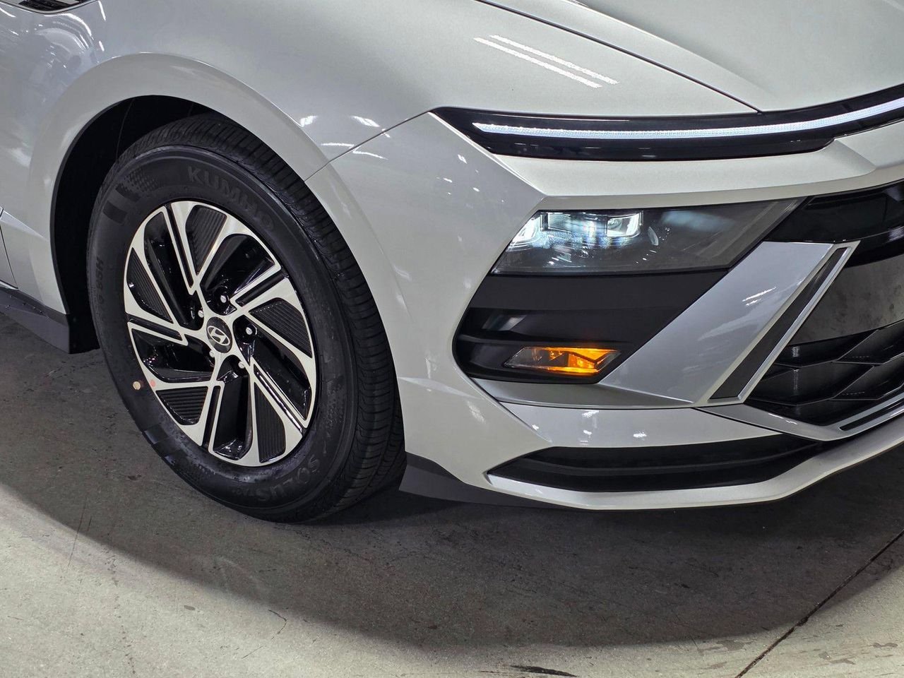 New 2026 Aero Silver Hyundai Blue image 10