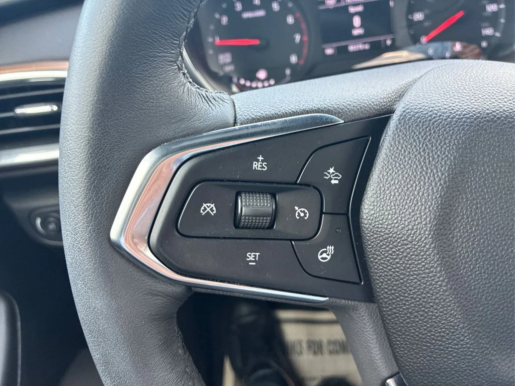 Used 2022 Summit White Chevrolet ACTIV image 28
