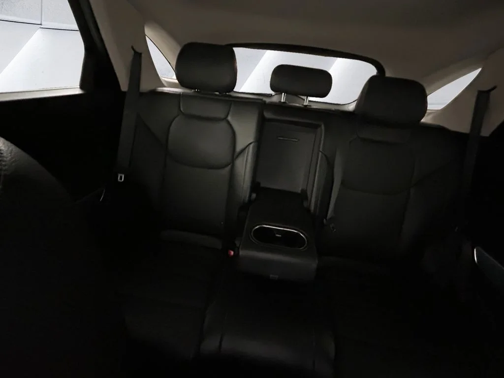 Used 2023 Black Genesis 2.5T image 18