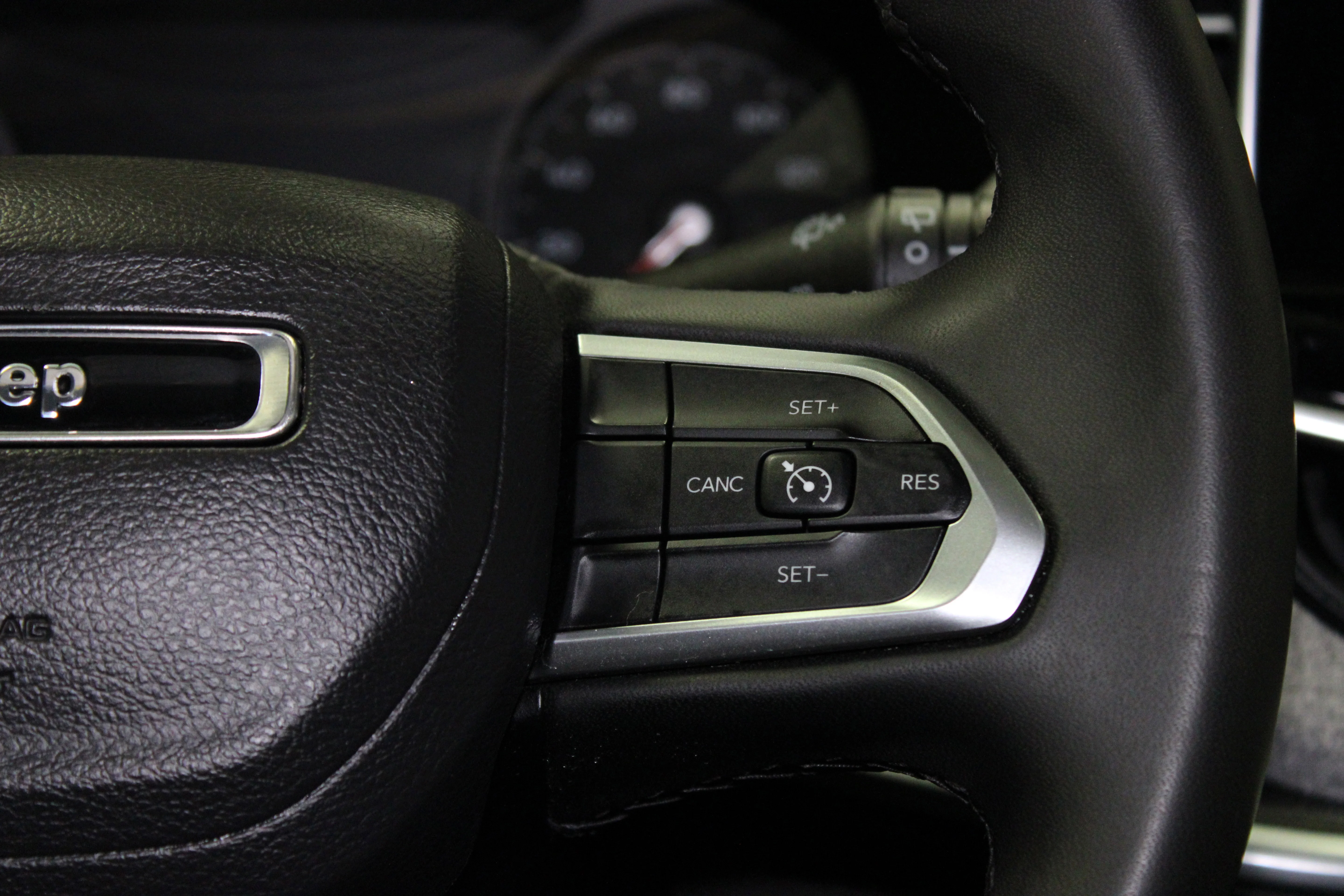 Used 2024 Sting-Gray Clearcoat Jeep Latitude image 22