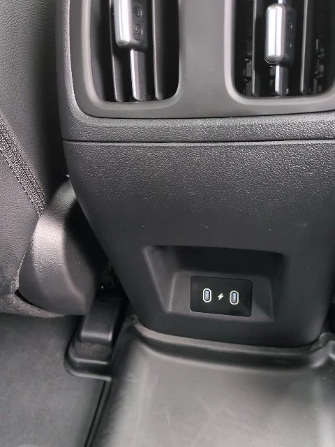 Used 2025 White Hyundai SEL Convenience image 25