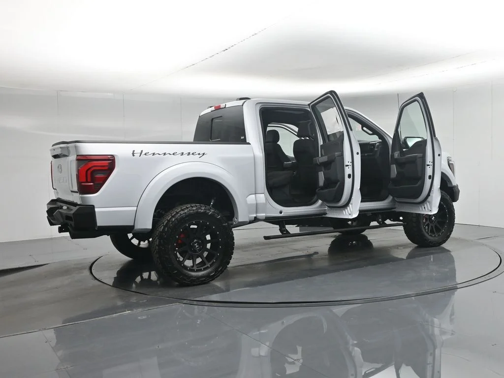 New 2025 White Ford Lariat image 5