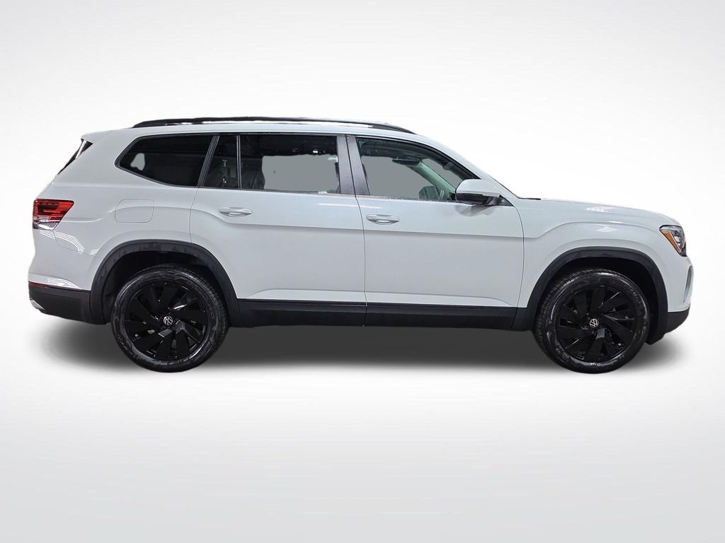 New 2026 White/off-white Volkswagen 2.0T SE w/Technology image 4