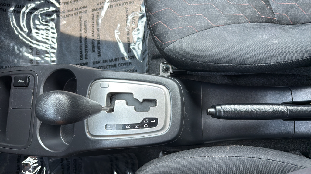 Used 2024  Mitsubishi ES image 20